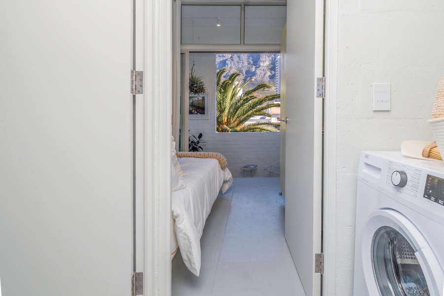 1 Bedroom Property for Sale in Gardens Western Cape